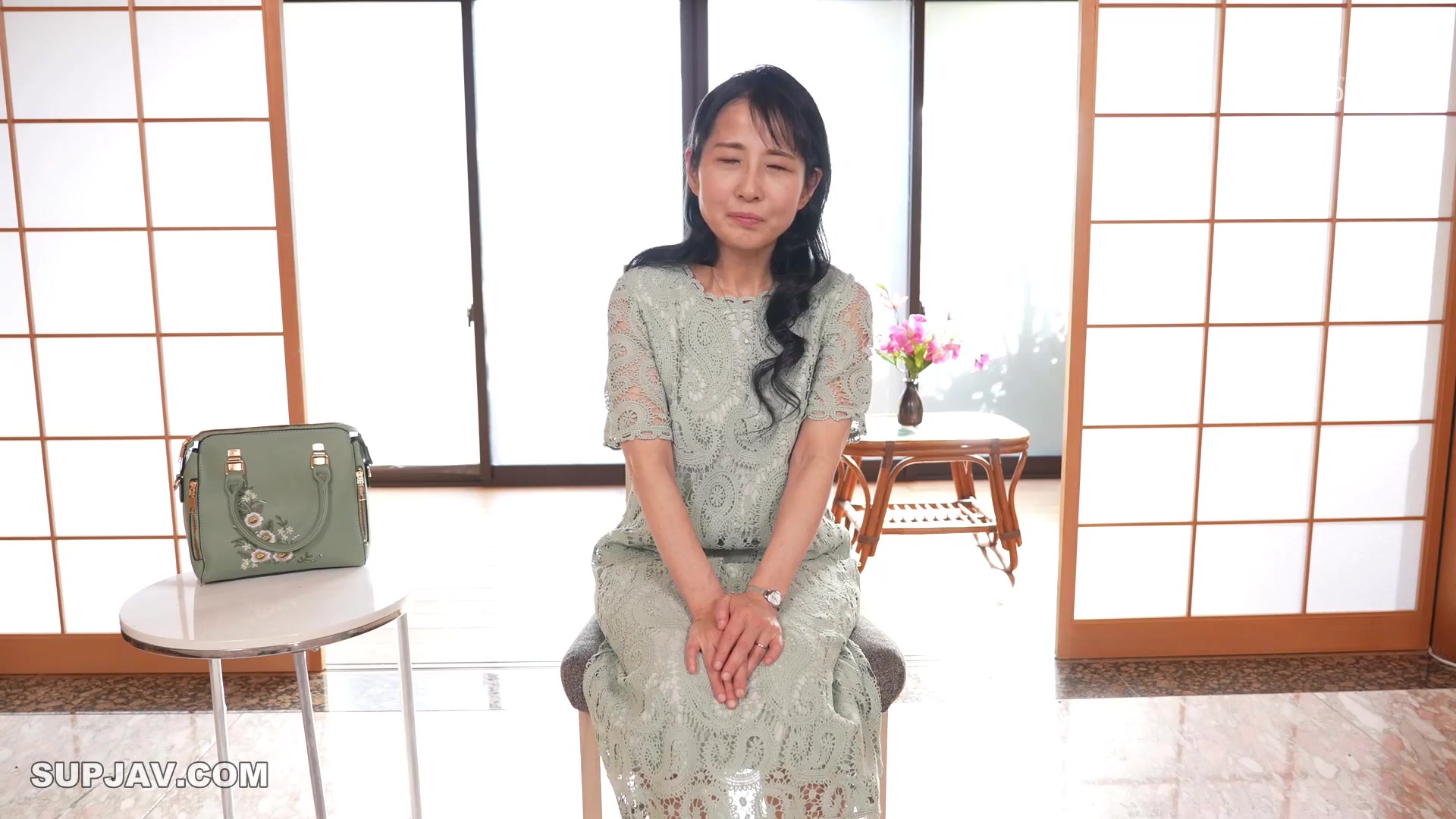 Bỏng Mắt Với Chihiro Takemiya Trong JRZE-255: Vợ 50 Tuổi Mê Tình, Cực Khát Tình