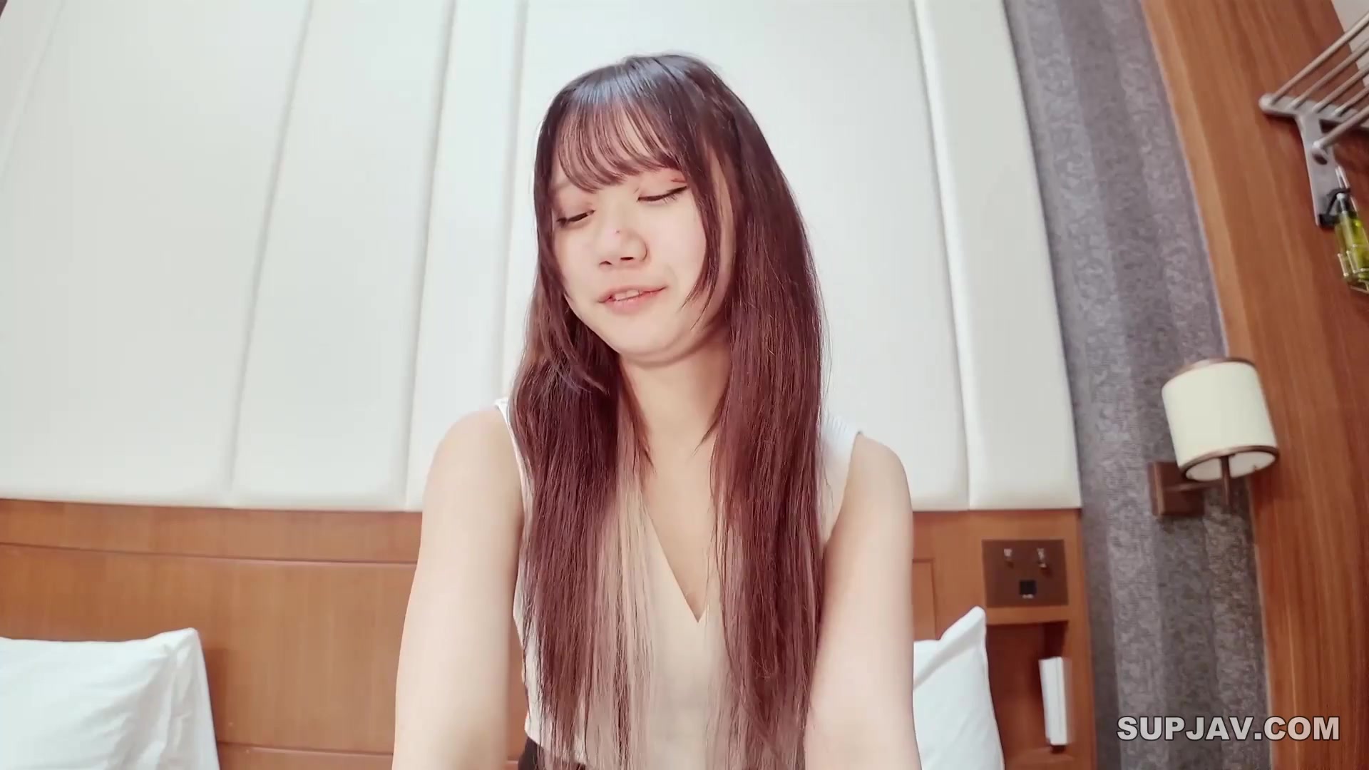 FC2-PPV-4724572: Gái Xinh Tóc Đen Khiêu Khích, Massage Bẩn và Cực Khoái Ngập Tràn!